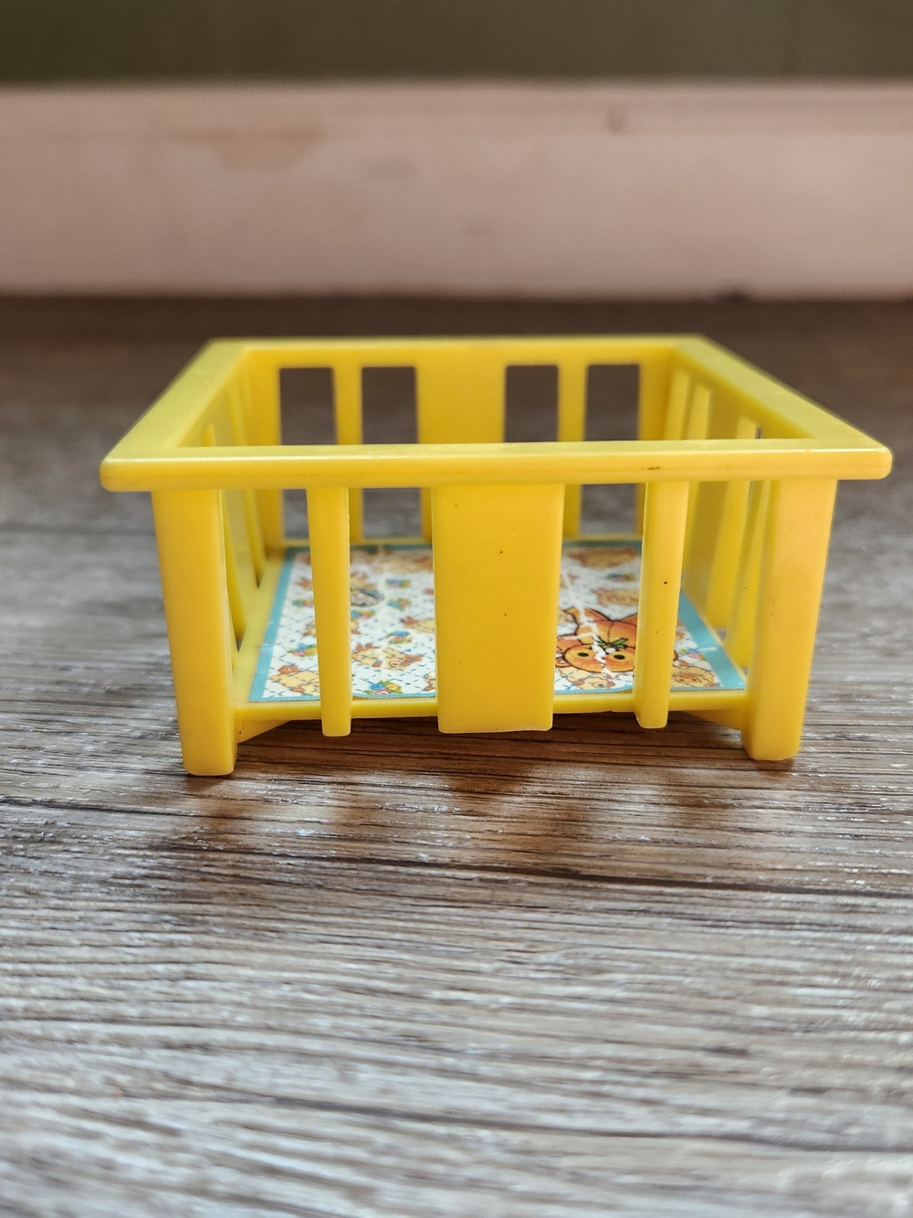 1975 Vintage Fisher Price Yellow Crib For Baby - Picture 4 of 7